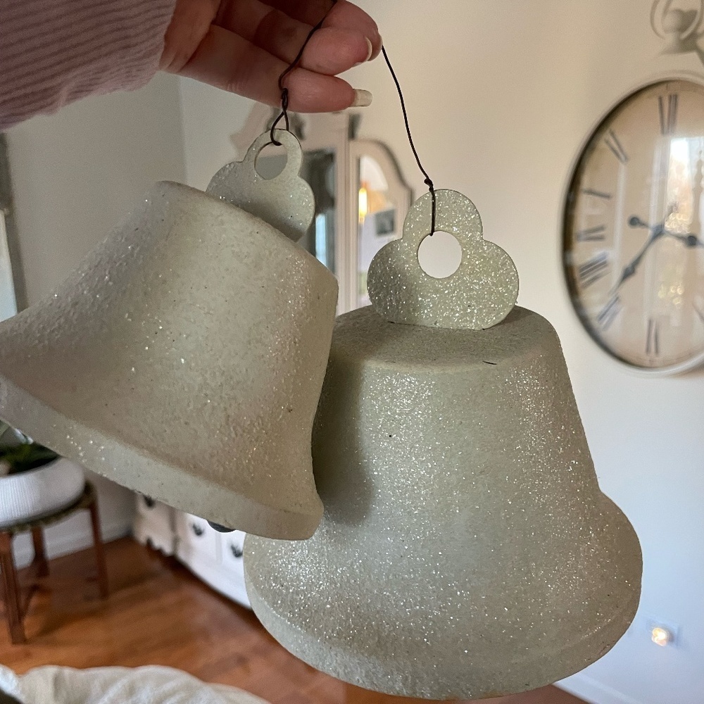 SET OF 4 METAL OFF WHITE GLITTER CHRISTMAS BELLS
